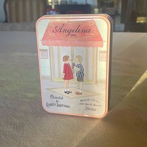 Angelina Paris Tin 🍭